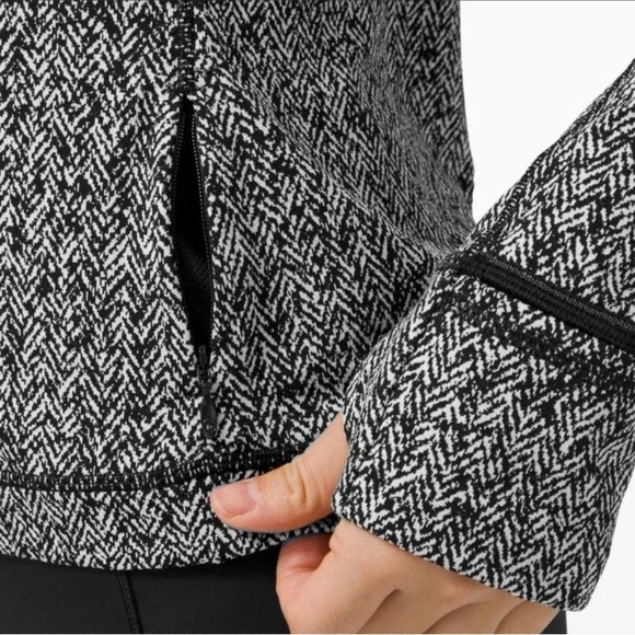 NWOT Lululemon Runderful Long Sleeve Top Black White Herringbone Size 8 - Picture 5 of 16